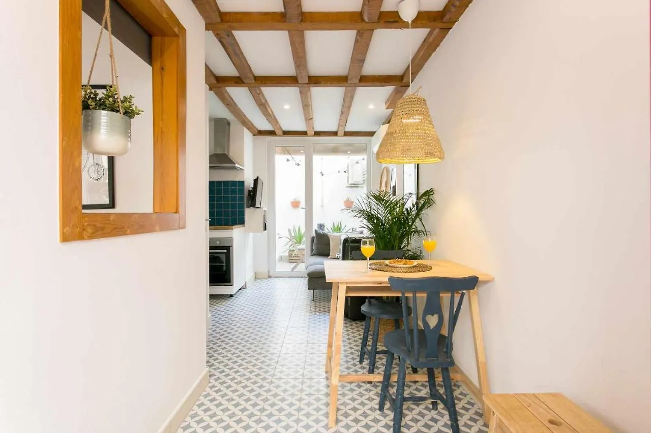 Апартаменты Trendy Lisbon Home With Terrace Lx Factory