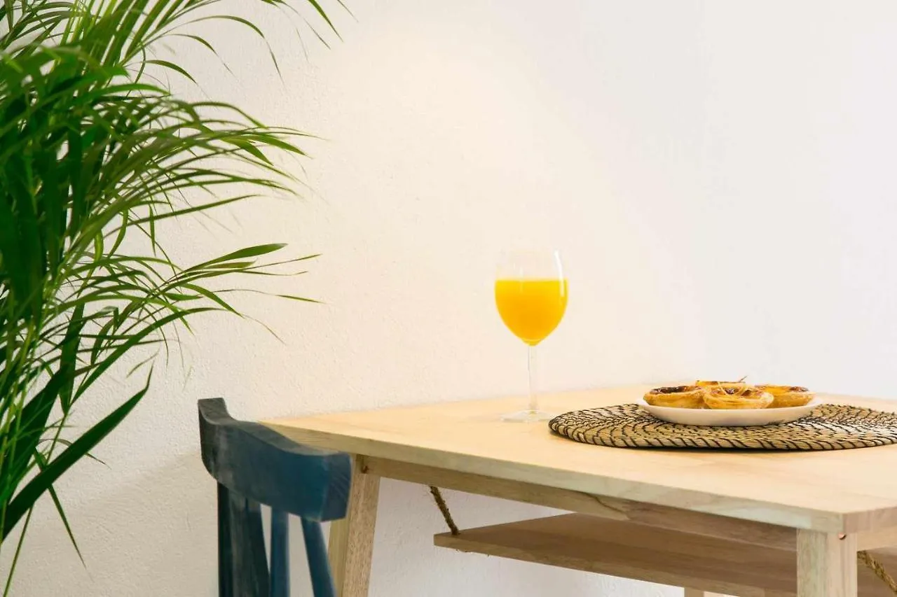 Trendy Lisbon Home With Terrace Lx Factory 0*,